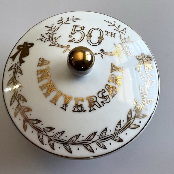 LEFTON CHINA 50TH ANNIVERSARY  COVERED FOOTED DISH -GOLD LEAF - Picture 1 of 10